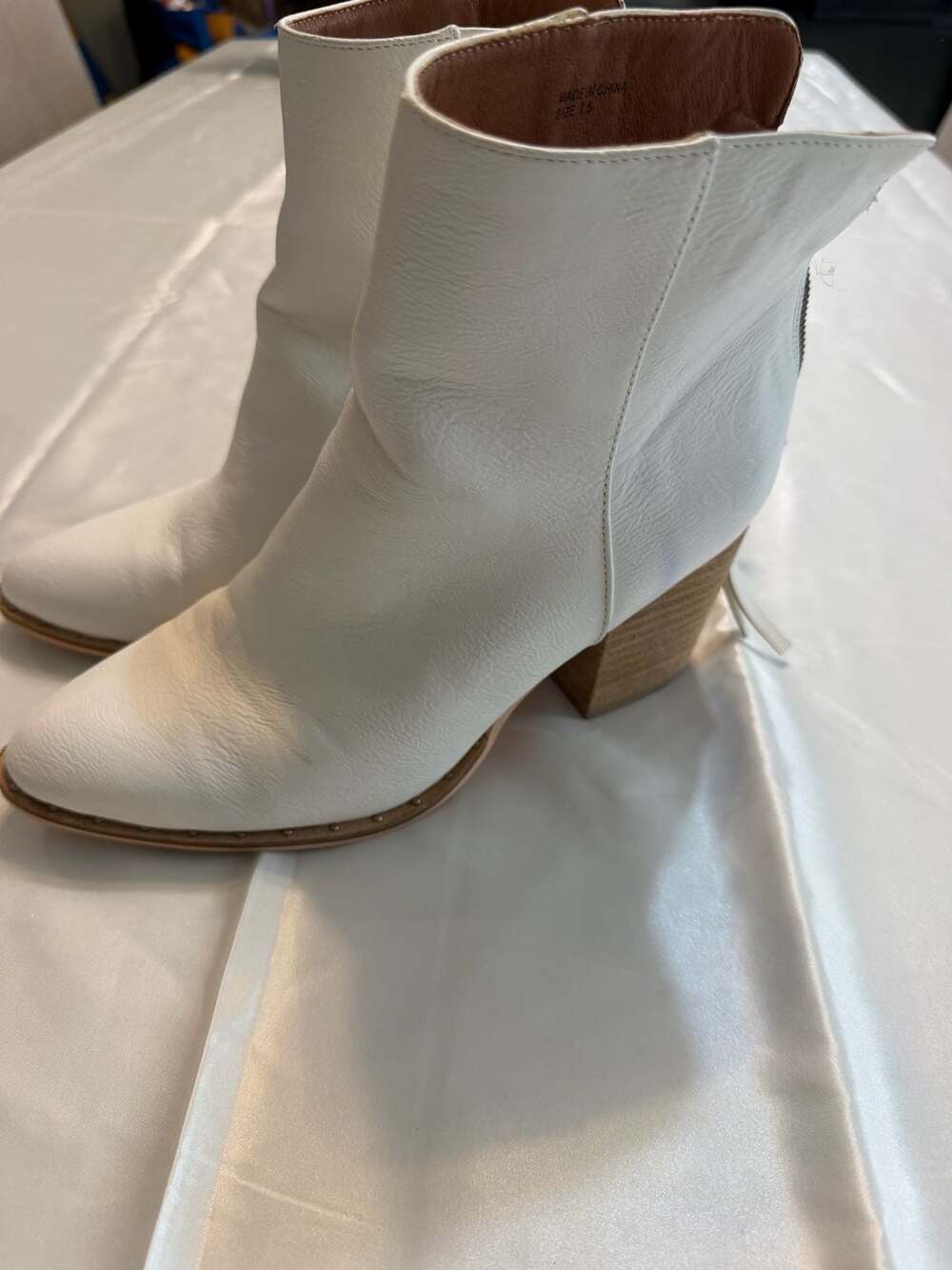 Beast Fashion White Vegan Leather Pointed Toe Back-Zip Block Heel Booties 7.5